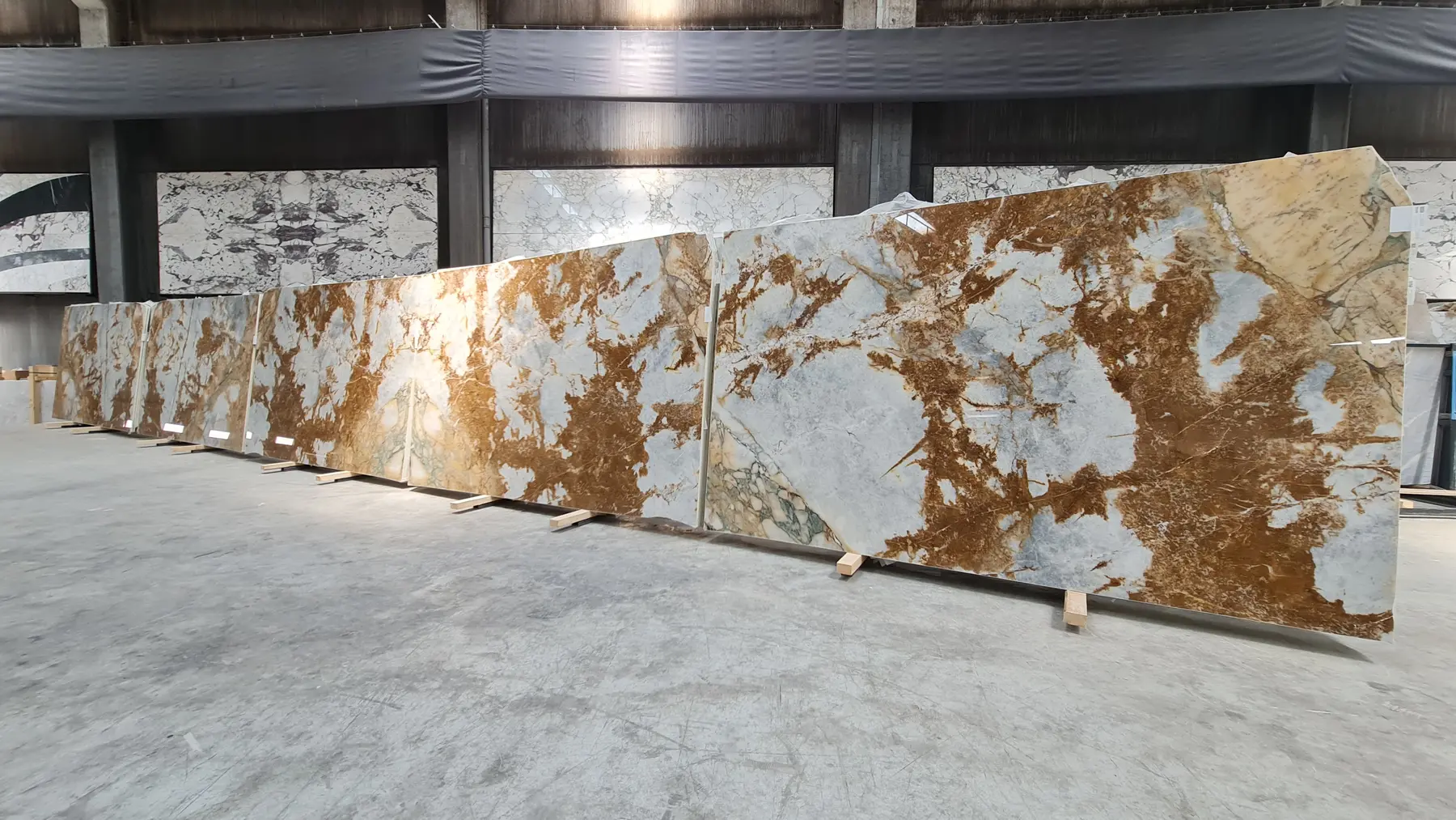 Natural Stone Collection Imperiale Gold Marble Slab photograph for marble tile and slab selection