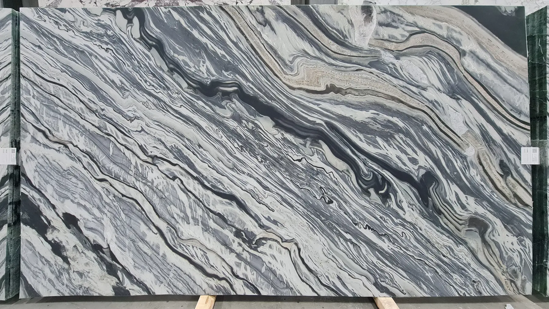 Natural Stone Collection Silver Stream Marble Slab photograph for marble tile and slab selection
